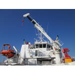Ship cranes